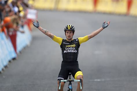 Suances, spain (ap) — defending champion primoz roglic retook the red leader's jersey of the spanish vuelta from richard carapaz. Primož Roglič vyhral 4. etapu na Okolo Romandie 2019 ...
