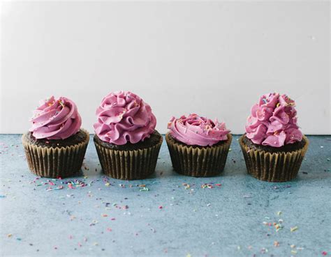 Here we can see decorating with wilton 1m tip cupcake, cupcake decorating tips and wilton 1m tip cupcake, they are the best photos of what wilton tip to frost cupcakes. Four Ways to Frost a Cupcake with a Wilton 1M Tip | The ...