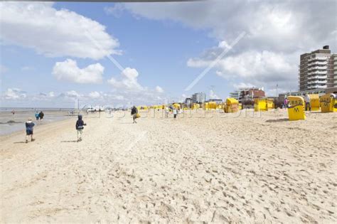 In deutschland erfreut sich die freikörperkultur, kurz fkk, großer beliebtheit. Cuxhaven Duhnen Strand - sixdry