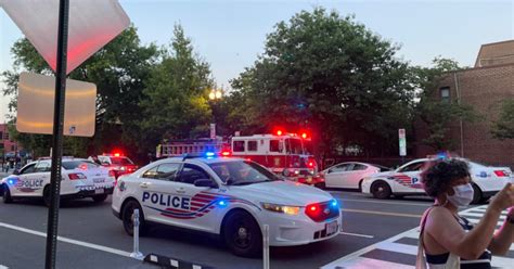 Washington Dc Shooting Leaves 2 Men Wounded Suspect At Large Cbs