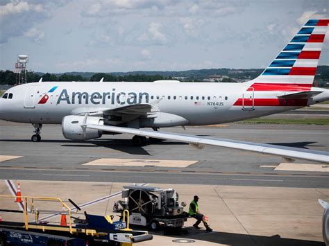 American Airlines Passenger Arrested After Jumping From An Emergency Exit After A 30 Minute