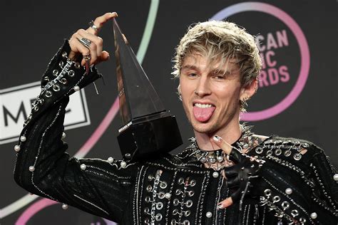Mgk Wins Fav Rock Artist At Amas Says Age Of Rock Star Alive