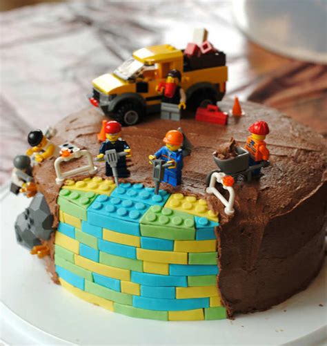 Whether it's a fried chicken n waffle cake or a cake from the latest disney hit, like. 10 Brilliant Boys Cakes - Tinyme Blog