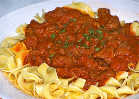 Hungarian goulash (stove, oven or crockpot + make ahead & freezer instructions) may . Food for Hunters: Hungarian Goulash