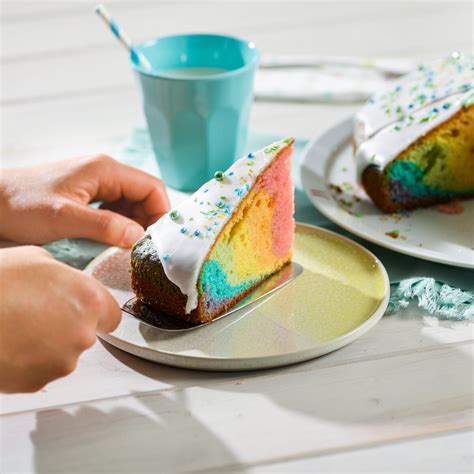 Hier findest du gute rezepte für leckere vegane kuchen. Regenbogen-Kuchen - Rezept von Backen.de