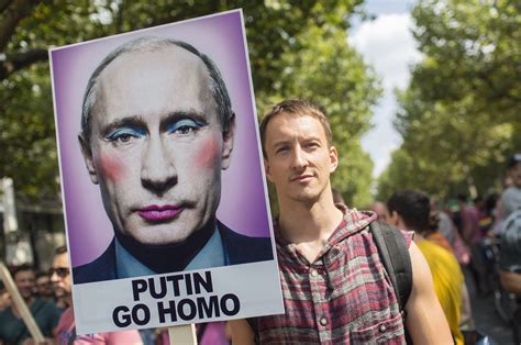 Ahora Los Retratos De Putin Como Payaso Gay Están Prohibidos Por La Justicia En Rusia Igual
