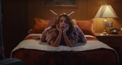 An Evening With Beverly Luff Linn Trailer Aubrey Plaza Is At Her Weirdest In This Magical Rom Com