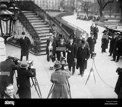 First Lady Eleanor Roosevelt And U S President Franklin D Roosevelt With Photographers Outside