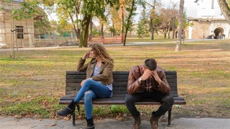 Important Signs To Indicate That Your Relationship Is Doomed