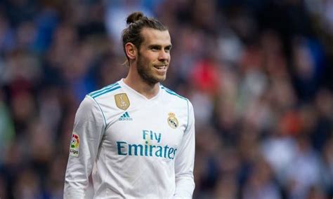 Official website with detailed biography about gareth bale, the real madrid midfielder, including statistics, photos, videos, facts, goals and more. Gareth Bale se ríe del Real Madrid y del madridismo ...