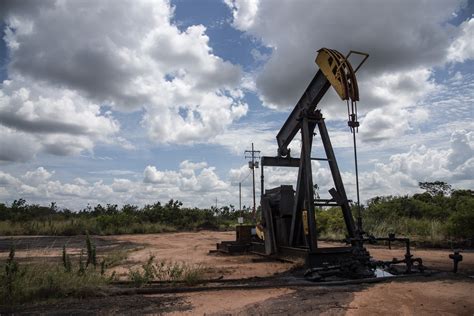 Venezuela Cuts Output From Biggest Oil Region As Tanks Fill Bloomberg