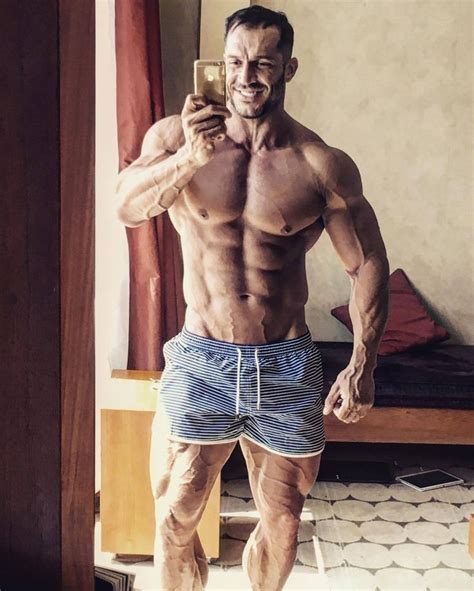 pin by riaan jansen van rensburg on a su imagen y semejanza muscular men body building men