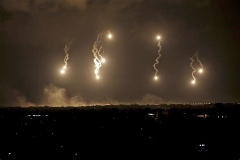 Israeli Flares Light Up The Sky Over Gaza Nbc News