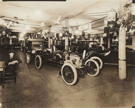 Grand Rapids Mich 1919 Automobile Business Association Show Overland