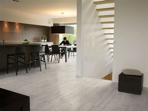 House plans, floor plans & blueprints. Modern Laminate Floor Design with Contemporary Interiors ...