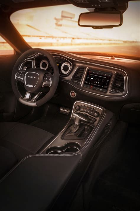 Interior Of The 2018 Dodge Challenger Srt Demon Auto Motor Si Sport