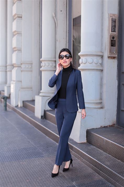 Show up to your next interview looking polished and professional with my tips on what to wear to a business formal interview. Petite Interview Suit / Professional Outfit | Business ...