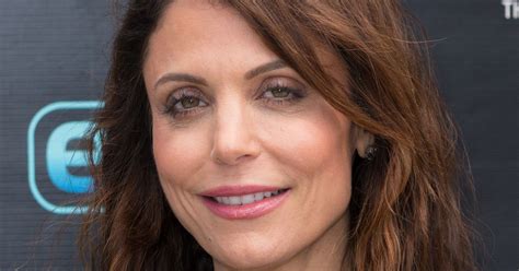 Bethenny Frankel Posts Bizarre Photo Of 9 Year Old Daughter Holding Up