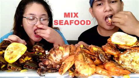Seafood Mukbang Ang Sarap Bigdadis Mix Seafood Youtube