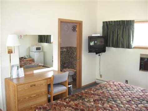Motel Room Queen Bed Budget Wisconsin Dells Lodging Mt Olympus