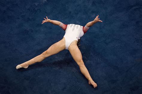 Ragan Smith Gymnast On The Floor Excercise Female Gymnast Gymnastics