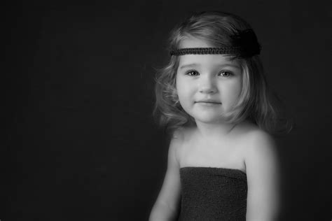 Cute Girl 4k Wallpaper Portrait Monochrome Dark Background Hairband