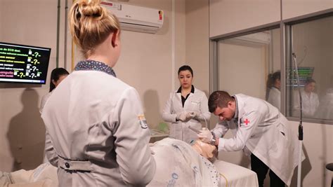 Simulação Realística Utilização No Ensino Da Enfermagem