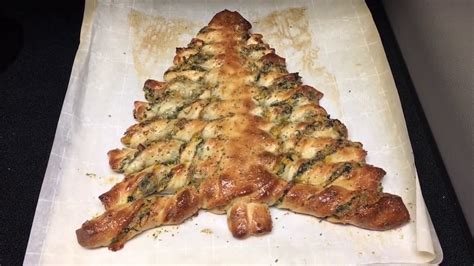 Christmas tree spinach dip breadsticks. Pizza Dough Spinach Dip Christmas Tree Recipe - Christmas Tree Pull Apart Bread Recipe By Tasty ...