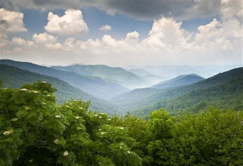 8 Places To See Along The Blue Ridge Parkway The Cliffs