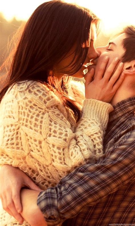 Romantic Hot Kissing Cute Love Couple Kissing Wallpapers