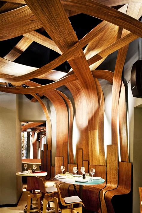 Top 5 Restaurant Interior Designs With Wooden Walls Insertions