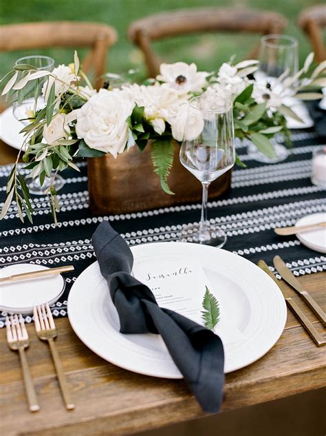 Napkin Folds That Will Elevate Your Reception Tables In 2020 Wedding