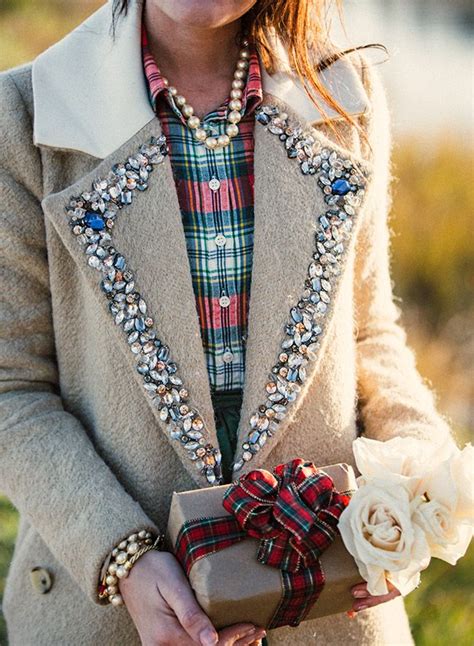 Classy Girls Wear Pearls Christmas Classics Diy Fashion Fashion