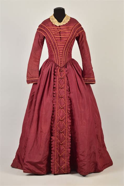 1845 Robe De Jour Vintage Dresses Victorian Fashion Historical Dresses