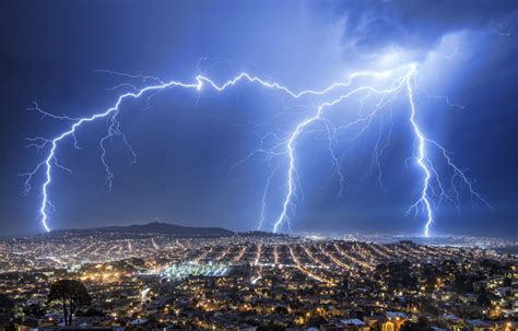 En Fotos Las Raras Tormentas Eléctricas Que Alumbran Los Cielos En