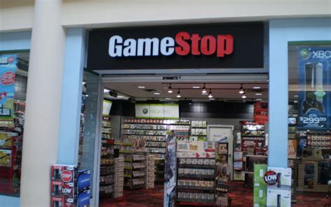 Il servizio pickup@store è a pagamento? GameStop Shows Decline, 500+ Stores Closing This Year ...