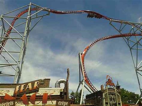 sky scream roller coaster at holiday park parkz theme parks