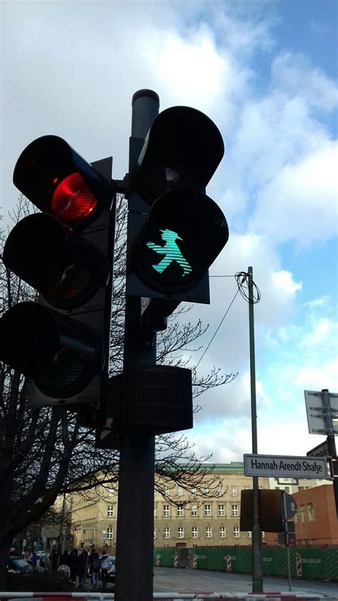 Berlinampelmanntraffic Light Berlin Berlín Niños