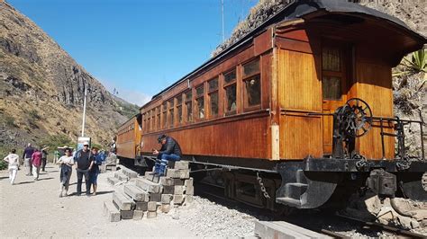 Andes Del Sur Ferrocarril De Montaña La Nariz Del Diablo Ecuador