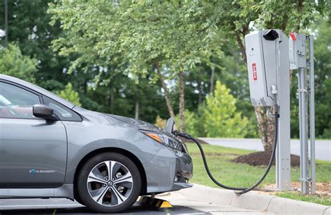 Nissan Leaf First Electric Passenger Vehicle To Use Bi Directional