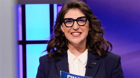 Jeopardys Mayim Bialik Shows Off Glam Makeover As She Ditches Glasses