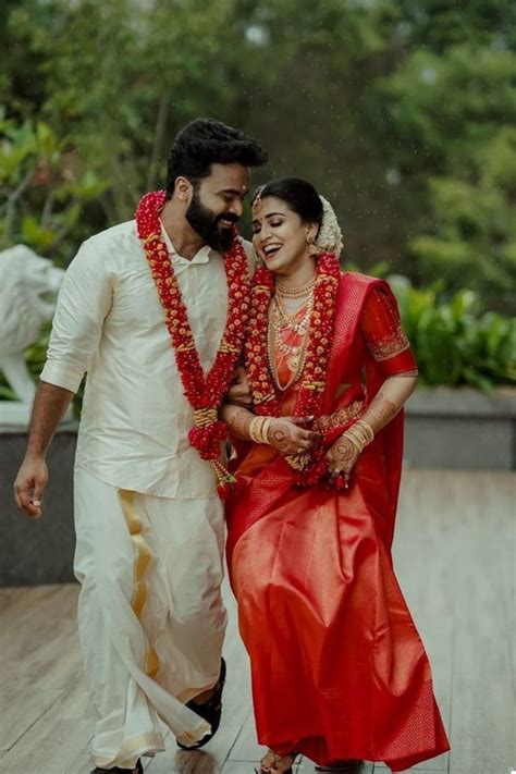 Here Are Some Best Couple Photography Ideas And Poses For South Indian Couples That You Must Need