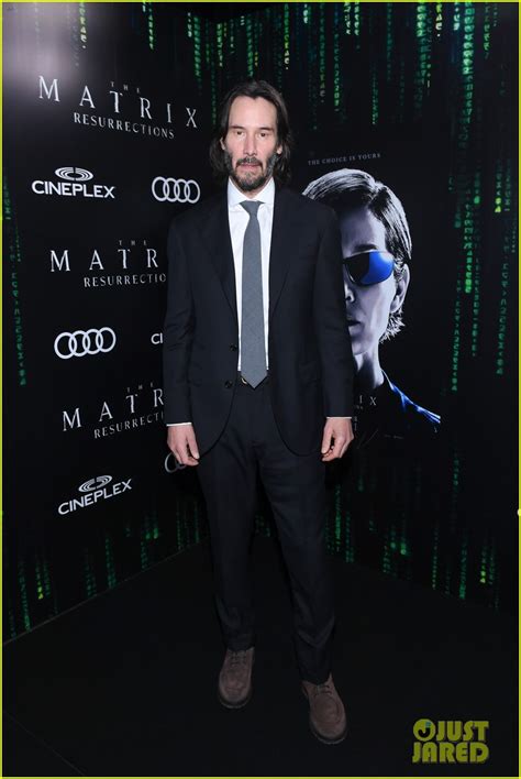 Keanu Reeves Premieres The Matrix Resurrections Back Home In Canada