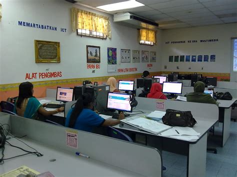 Mendaftarkan murid ke dalam kelas yang ditetapkan melalui senarai data murid dalam tetapan tahun 1, tingkatan 1 dan peralihan. Pengisian Data Aplikasi Pangkalan Data Murid (APDM) ~ ICT ...