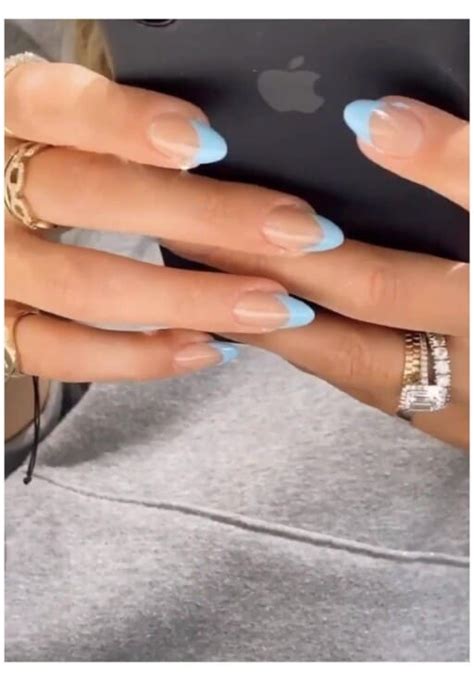 35 Summer Acrylic Nails To Inspire You This Year