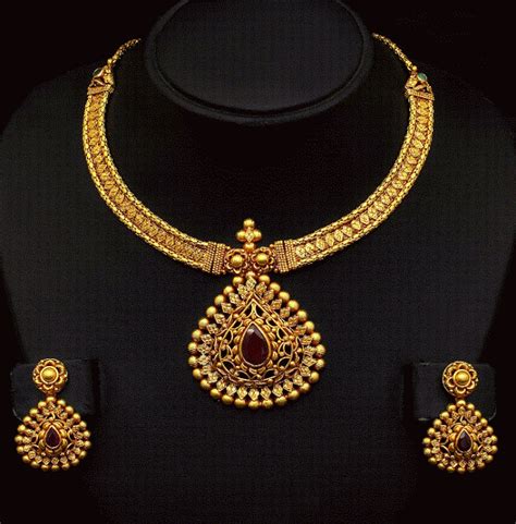 Antique Gold Necklace Set Jewellery Designs