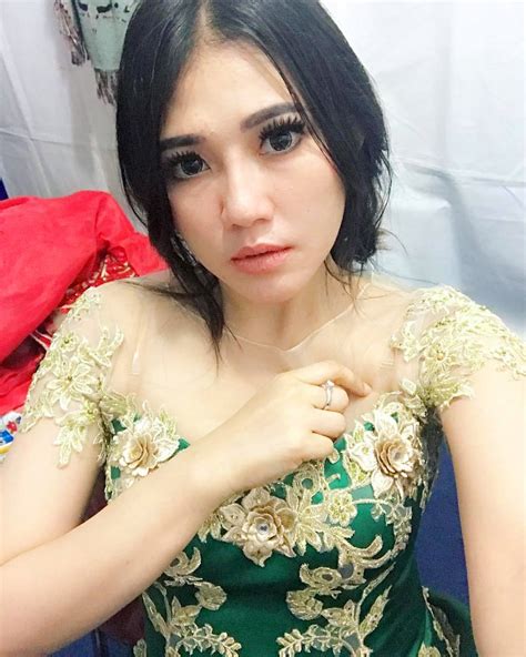 Lirik lagu selow via vallen. Lirik Lagu Via Vallen - MODUS (Modal Dikit Dong Say)