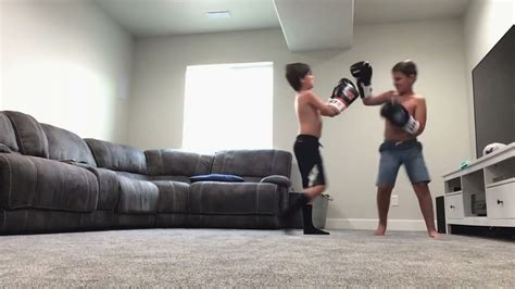 Boxing Round 1 Youtube