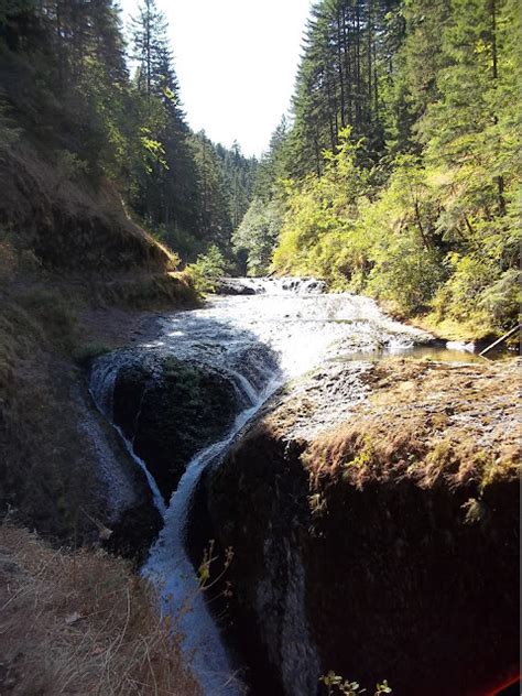 Casing Oregon Eagle Creek Trail Without The Crowds