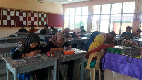 Setelah sekian lama sekolah ditutup, tidak lama lagi akan dibuka semula. Sekolah Menengah Kebangsaan Datuk Haji Ahmad Badawi: Kelas ...